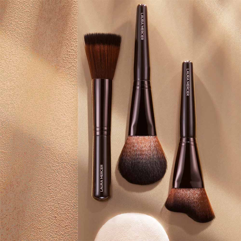 FINISHING BRUSH (BROCHA PARA MAQUILLAJE)